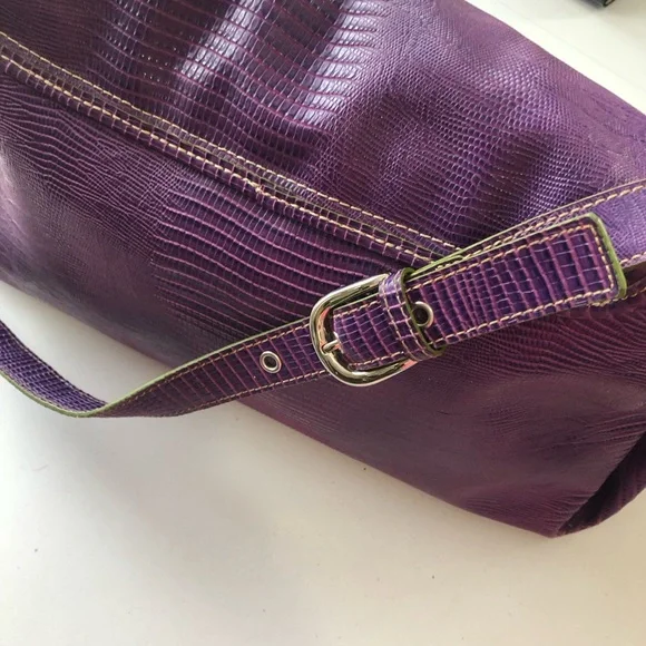 ⬇️ Valerie Stevens Purple Shoulder Bag with Sturdy Handles and Smooth Finish - Picture 13 of 17